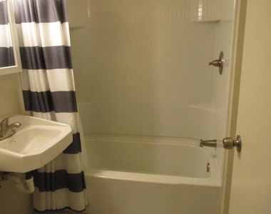 8495 Murray Avenue - Photo Thumbnail 15