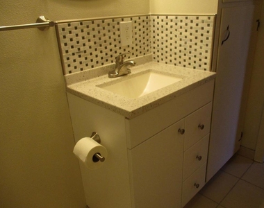 8495 Murray Avenue - Photo Thumbnail 7