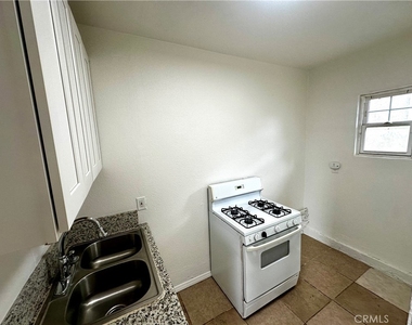 13906 Grant Street - Photo Thumbnail 5