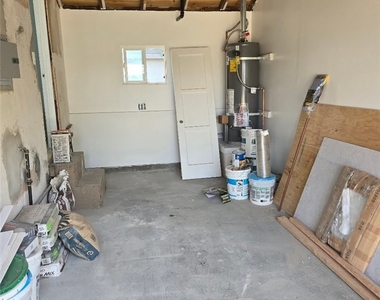 8467 Cottonwood Avenue - Photo Thumbnail 2