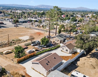 1318 Malachite Avenue - Photo Thumbnail 19