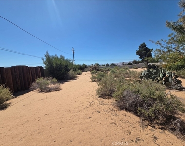 13881 Jicarilla Road - Photo Thumbnail 23