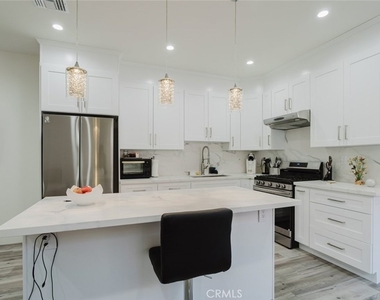 16713 Devonshire Street - Photo Thumbnail 6