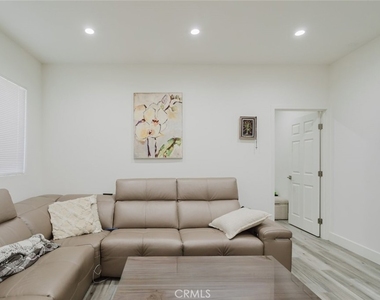 16713 Devonshire Street - Photo Thumbnail 9