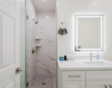 16713 Devonshire Street - Photo Thumbnail 18