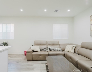 16713 Devonshire Street - Photo Thumbnail 13