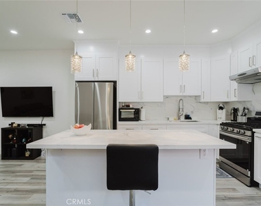 16713 Devonshire Street - Photo Thumbnail 7