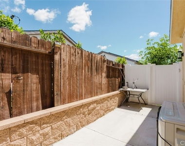 16713 Devonshire Street - Photo Thumbnail 29