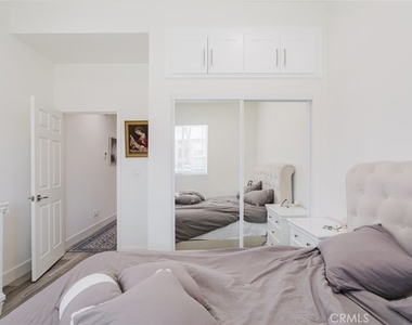 16713 Devonshire Street - Photo Thumbnail 21