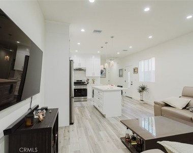 16713 Devonshire Street - Photo Thumbnail 11