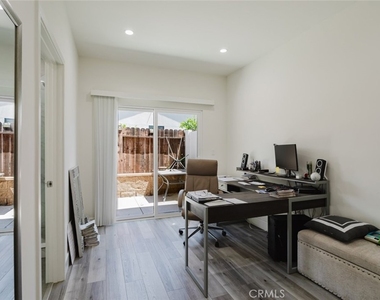 16713 Devonshire Street - Photo Thumbnail 24