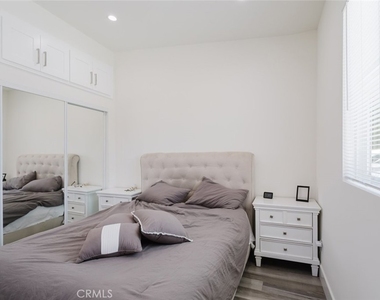 16713 Devonshire Street - Photo Thumbnail 20