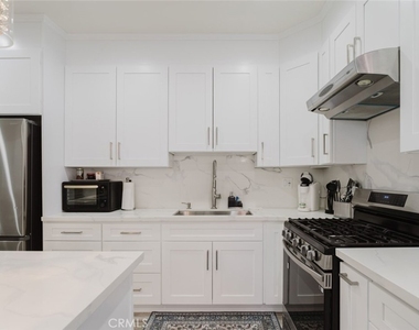 16713 Devonshire Street - Photo Thumbnail 5