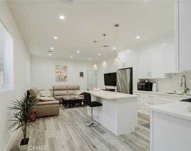 16713 Devonshire Street - Photo Thumbnail 8