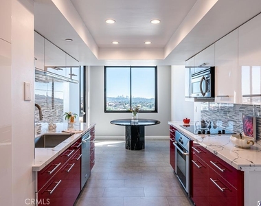 343 Pioneer Drive - Photo Thumbnail 3