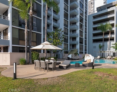 343 Pioneer Drive - Photo Thumbnail 39