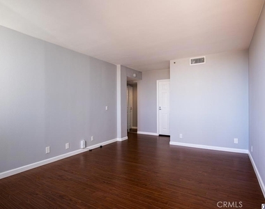 343 Pioneer Drive - Photo Thumbnail 13