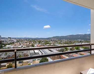 343 Pioneer Drive - Photo Thumbnail 9
