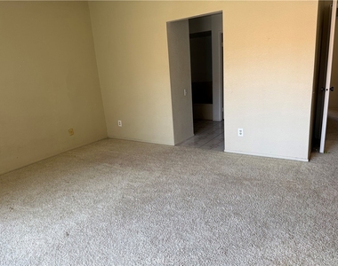 1325 Solera Lane - Photo Thumbnail 5