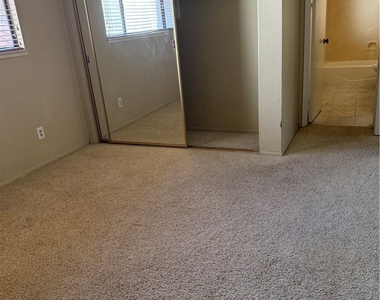 1325 Solera Lane - Photo Thumbnail 18