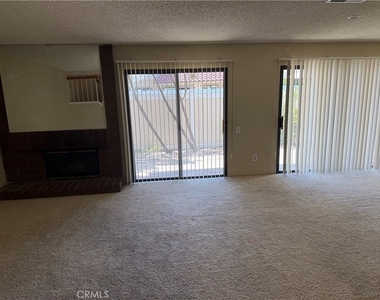 1325 Solera Lane - Photo Thumbnail 9