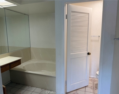 1325 Solera Lane - Photo Thumbnail 7