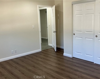 838 Fairview Avenue - Photo Thumbnail 11