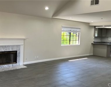 838 Fairview Avenue - Photo Thumbnail 4