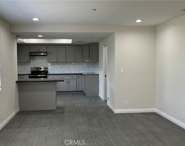 838 Fairview Avenue - Photo Thumbnail 7
