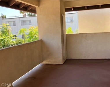 838 Fairview Avenue - Photo Thumbnail 19