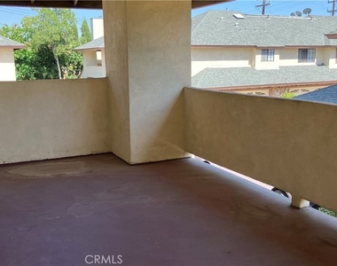 838 Fairview Avenue - Photo Thumbnail 18