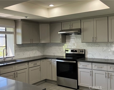 838 Fairview Avenue - Photo Thumbnail 6