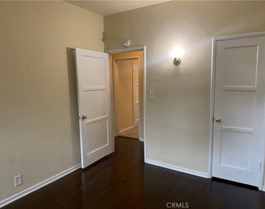 122 S Encinitas Avenue - Photo Thumbnail 9