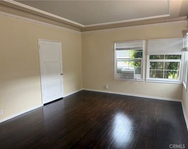 122 S Encinitas Avenue - Photo Thumbnail 1
