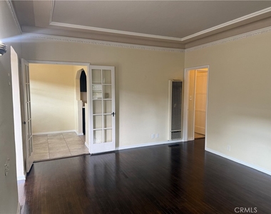 122 S Encinitas Avenue - Photo Thumbnail 2