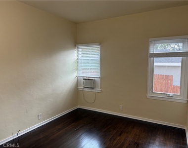 122 S Encinitas Avenue - Photo Thumbnail 7