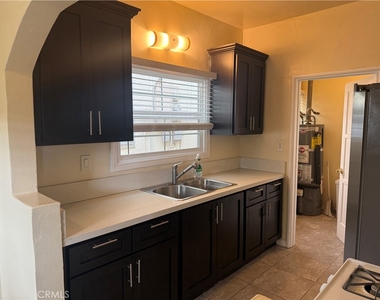 122 S Encinitas Avenue - Photo Thumbnail 5