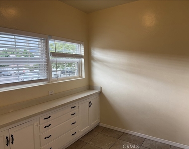 122 S Encinitas Avenue - Photo Thumbnail 3