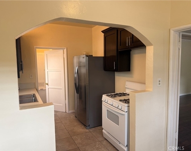 122 S Encinitas Avenue - Photo Thumbnail 4