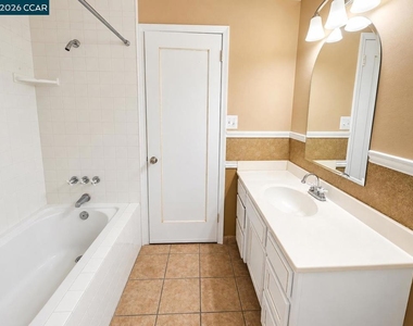916 Veale Ave - Photo Thumbnail 4