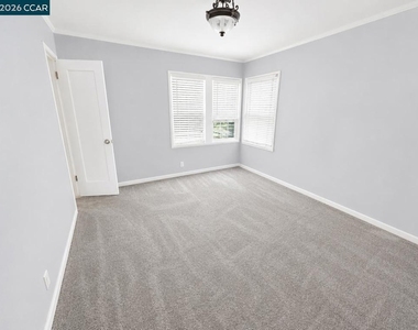 916 Veale Ave - Photo Thumbnail 6