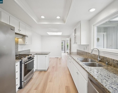 2137 Presidio Ct - Photo Thumbnail 18