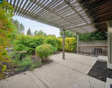 2137 Presidio Ct - Photo Thumbnail 33