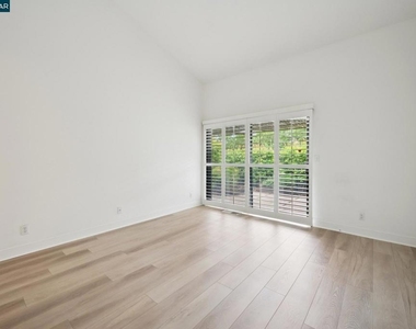 2137 Presidio Ct - Photo Thumbnail 23