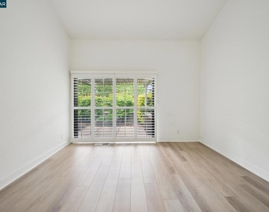 2137 Presidio Ct - Photo Thumbnail 22