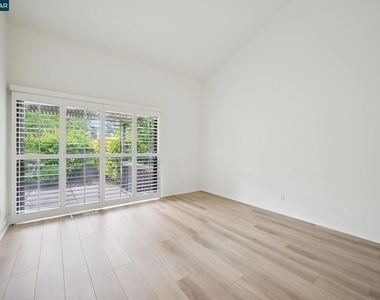 2137 Presidio Ct - Photo Thumbnail 21