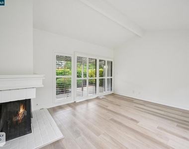 2137 Presidio Ct - Photo Thumbnail 11