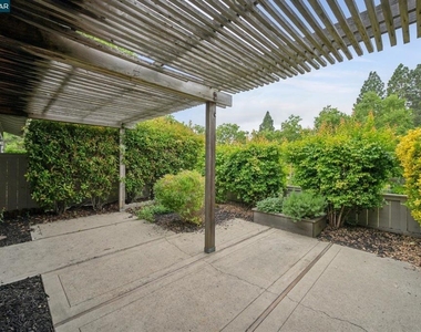 2137 Presidio Ct - Photo Thumbnail 32