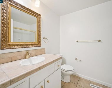 2137 Presidio Ct - Photo Thumbnail 30