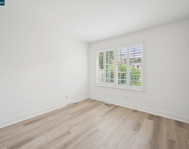 2137 Presidio Ct - Photo Thumbnail 28
